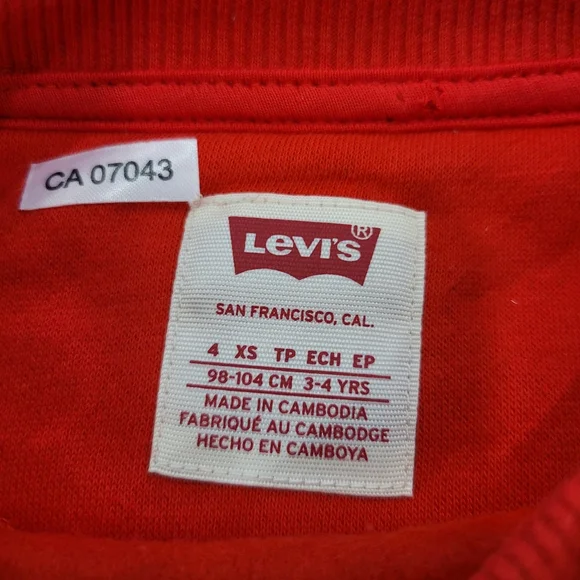 NWT Levi's Kid's Sweatshirt, Red With Shiny Logo Size 4 - Picture 5 of 6